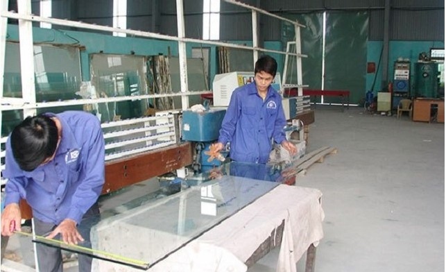India initiates anti-dumping probe on tempered glass from Vietnam